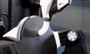 چاپ یک لوله بدون استفاده از ساختارهای پشتیبان توسط پرینتر سهبعدی آزمایشی 5X با فناوری FFF