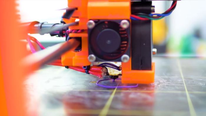 مشکلات چاپ لایه اول پرینتر سه بعدی: چگونه آن را به بهترین شکل انجام دهیم 