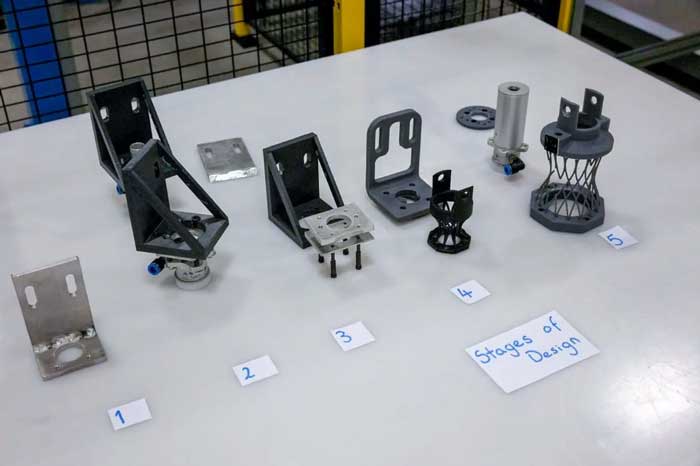 تکرارهای متوالی نمونه اولیه یک دستگیره ربات بر روی چاپگرهای SLA