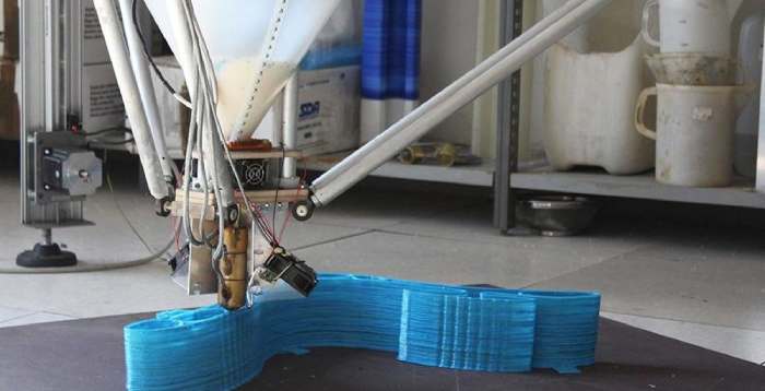 یک چاپگر سه بعدی با اکستروژن گرانول در ابعاد بزرگ